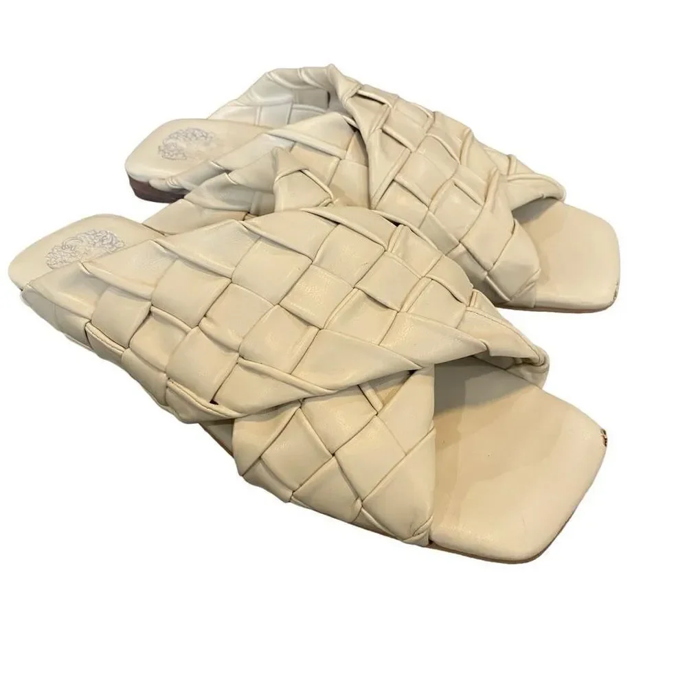 Vince Camuto 